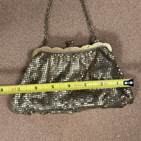 Very vintage gold Whiting & Davis small cocktail mesh bag with chain strap - Picture 12 of 16